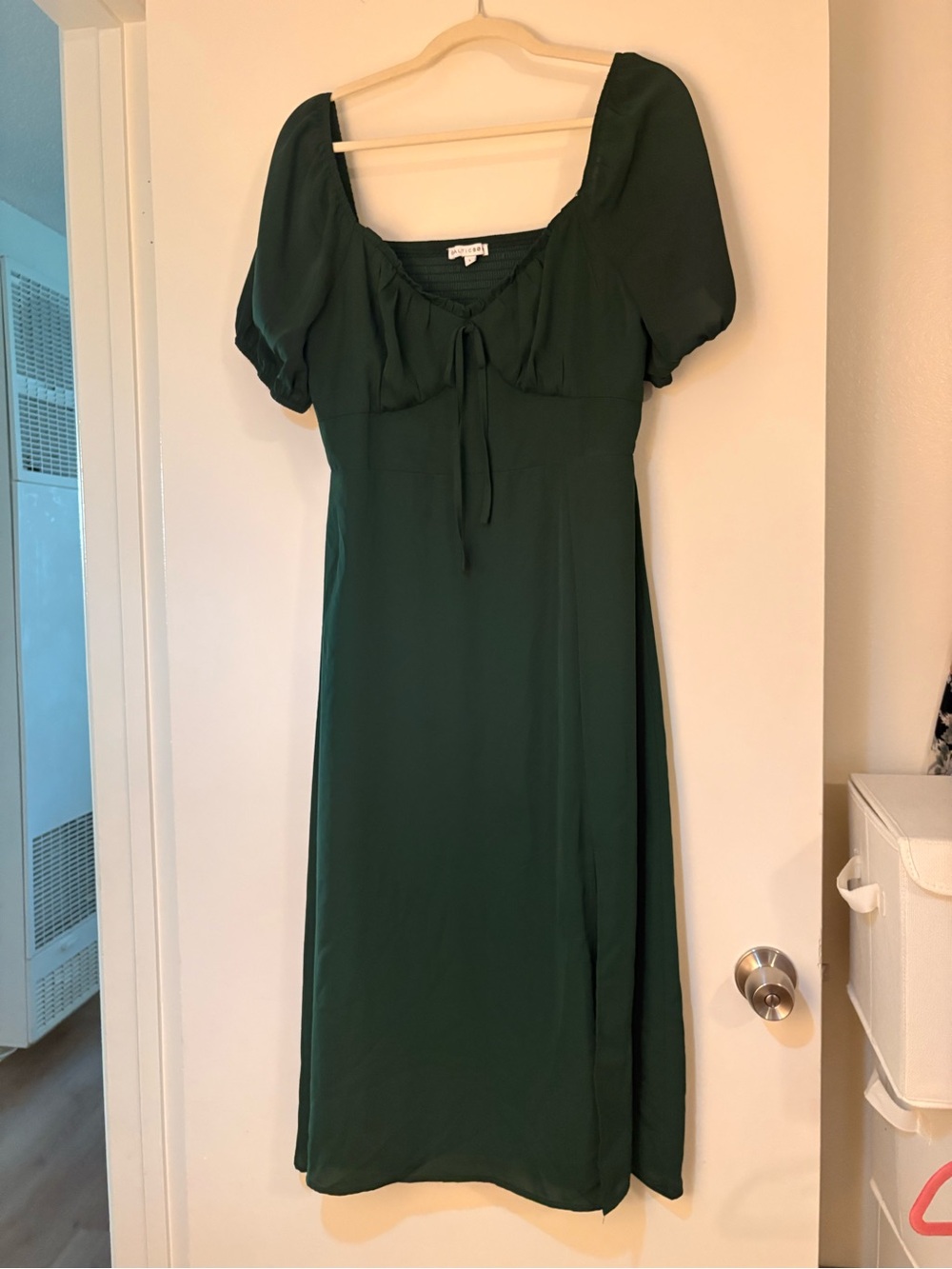 Emerald Green Puff-Sleeve Midi Dress